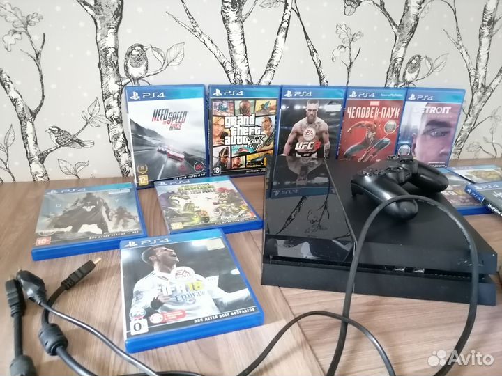Sony PS4 + 11 дисков + камера + джойстик