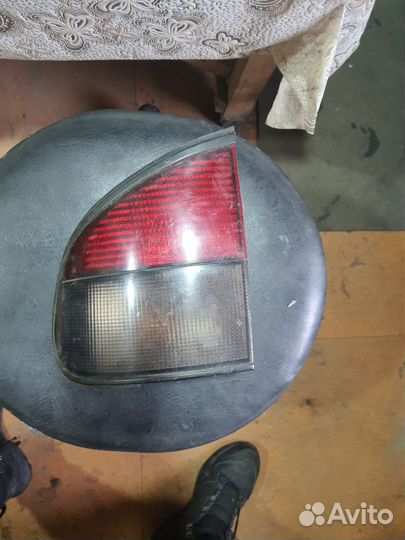 Задний левый фонарь для рено сафран