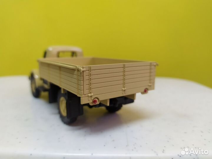 Модель. газ-63