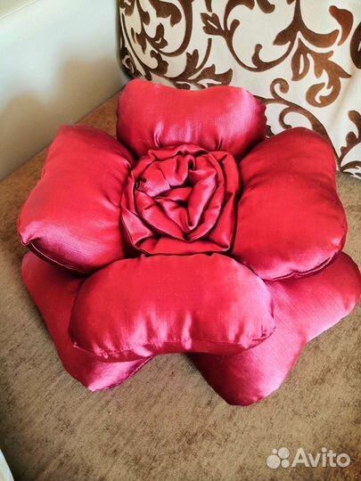Подушка-роза. Декоративная