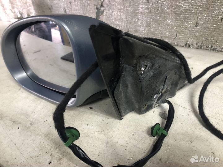 Боковое левое зеркало Volkswagen Passat B6