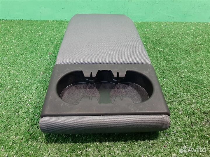 Подлокотник Mitsubishi Space Star 2002