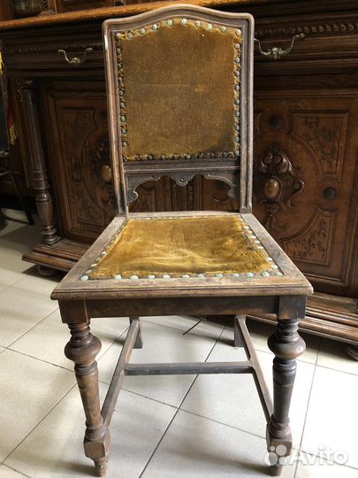 Старинный стул