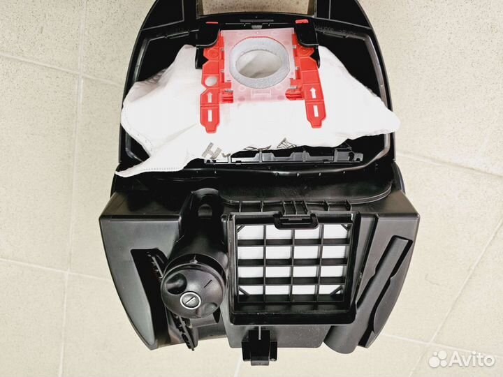 Пылесос Bosch 2400Вт с мешком (Чап50)