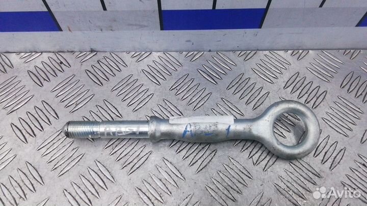 Крюк буксировочный на Volvo Xc90 1