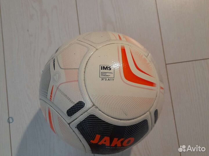 Футбольный мяч Jako