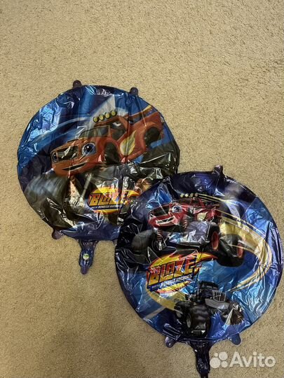 Шарики, гирлянда, свеча Вспыш