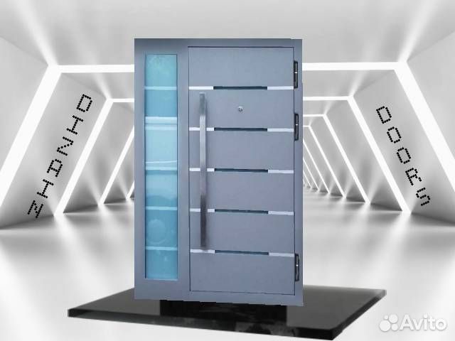 Уличная трехконтурная дверь с окном