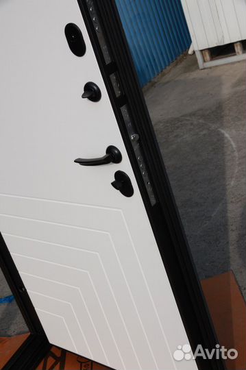 Дверь входная Квадро