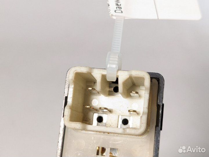 Кнопка стеклоподъемника Daewoo Matiz A08S3 2012