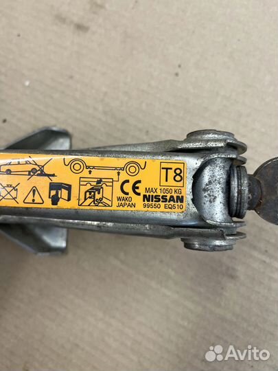 Домкрат с ключом и балонником Ниссан Икстрейл Т30