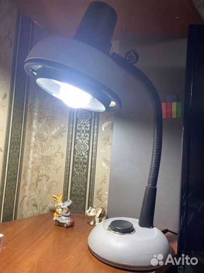 Лампа настольная