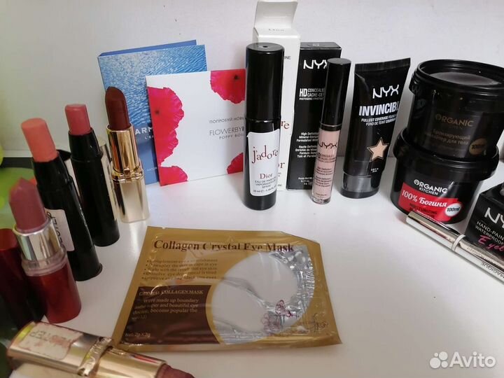 Набор косметики и парфюма 13