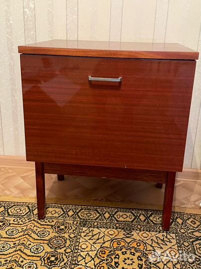 Тумбочка прикроватная бу