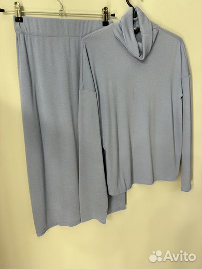 Костюм с юбкой