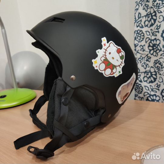 Горнолыжный шлем