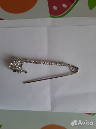 Декоративная булавка