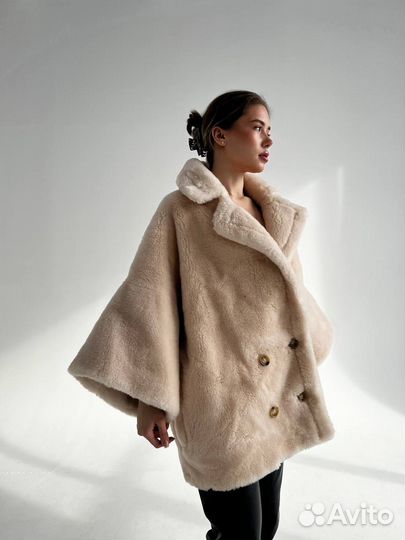 Куртка из шерсти бежевая двубортная 42(S)