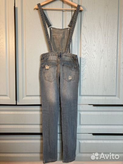 Комбинезон джинсовый
