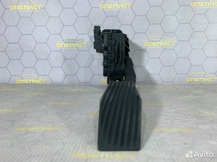 Педаль газа Opel Astra H Z16XEP 2006