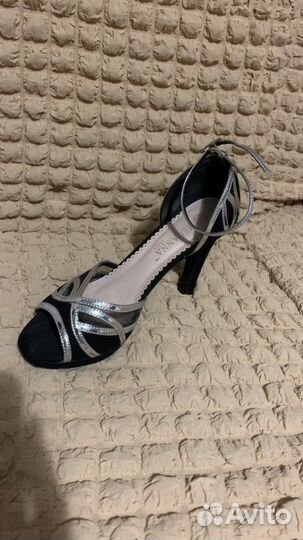 Туфли выпускные на шпильке