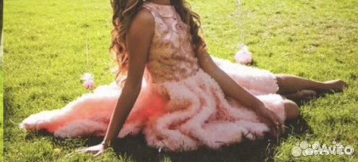 Нарядное праздничное платье 134-140 размер