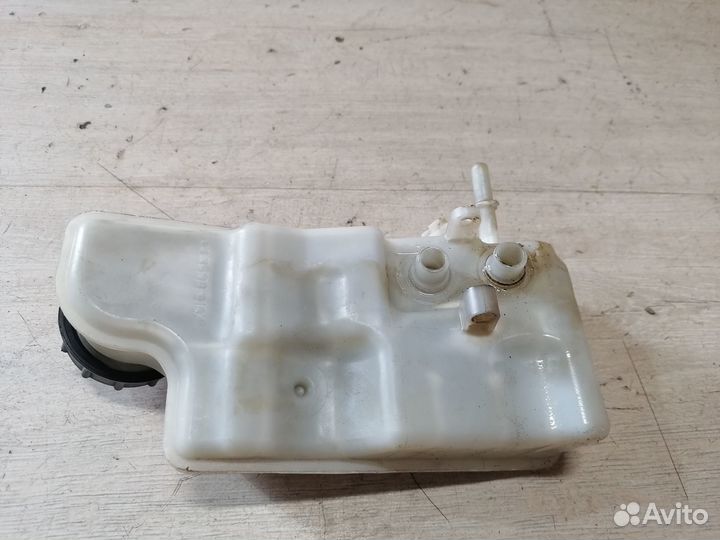 Бачок тормозной жидкости цилиндра Ford Focus 2