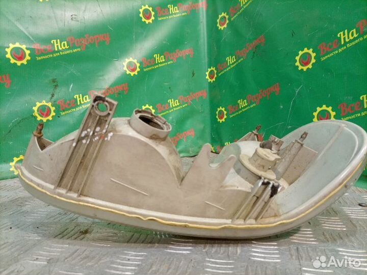 Поворотник левый Ford Explorer внедорожник 4.0