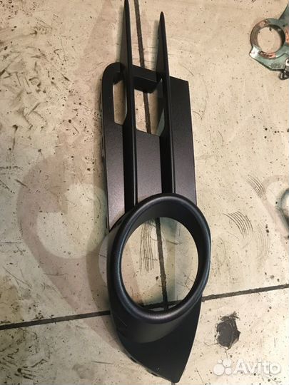 Накладка фары противотуманной лев. перед. Volkswag