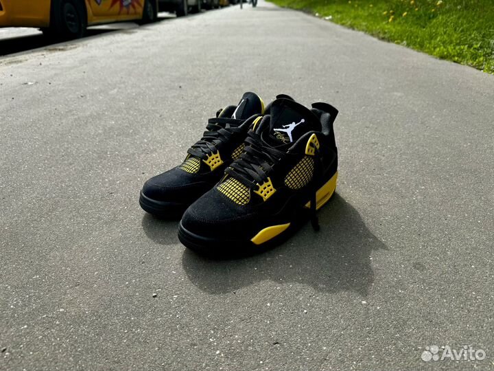 Nike Air jordan 4 Thunder