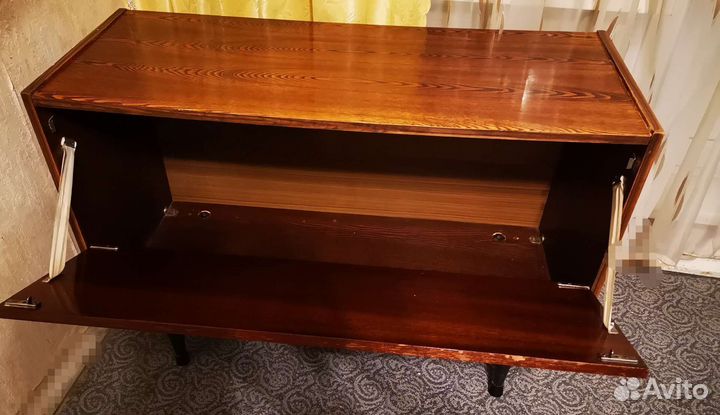 Полированная тумба для хранения