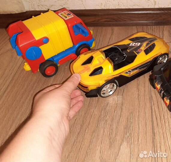 2 Игровые машинки Полесье и Hot wheels