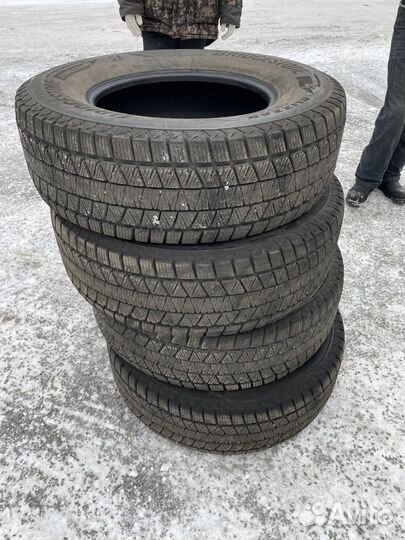 Bridgestone Blizzak DM-V3 265/70 R17