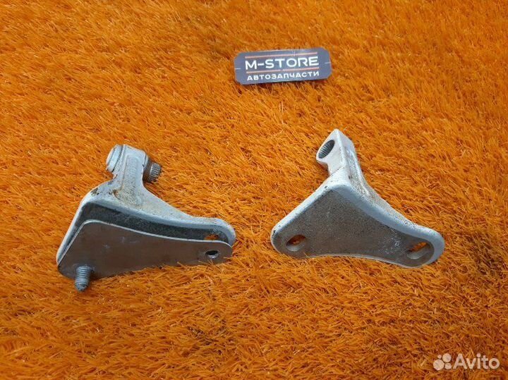 Петля двери передняя правая Mercedes-Benz S-Class