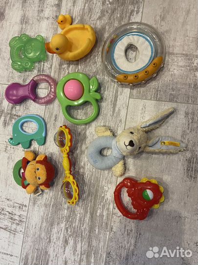 Развивающие игрушки, погремушки, бутылочки и др