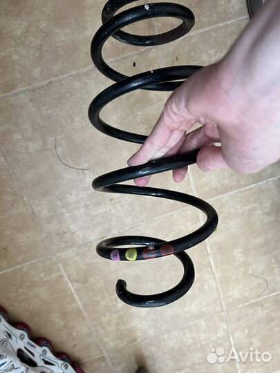Правая передняя пружина на volkswagen touran