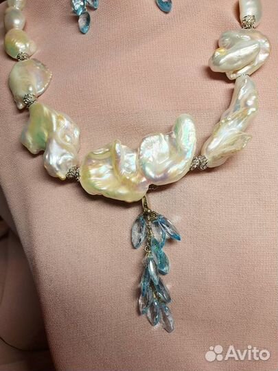 Комплект с большим барочным жемчугом и топазом