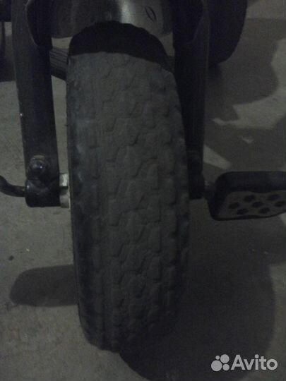 Детский трехколесный велосипед с ручкой