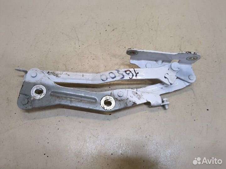 Петля крышки багажника левая Ford Mustang, 2016