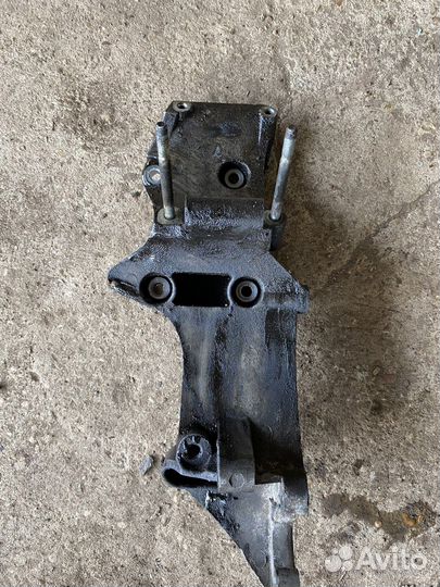 Кронштейн гур генератор компресора Chevrolet Epica