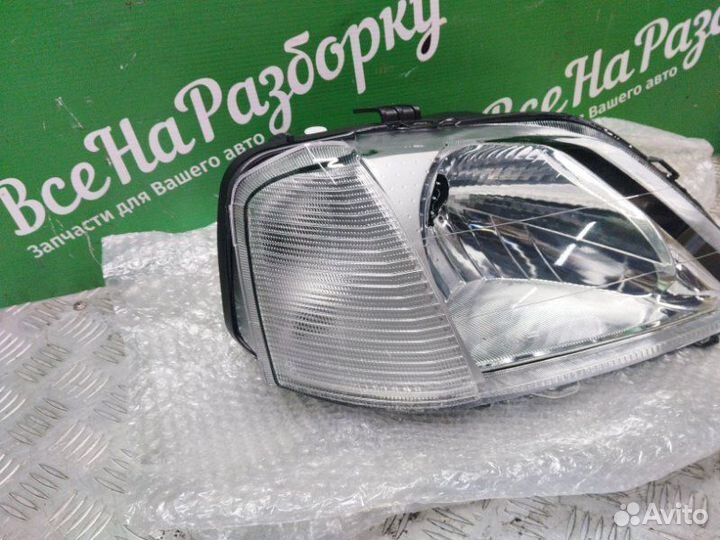 Фара передняя правая передняя Renault Logan 1