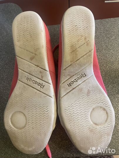 Кроссовки женские