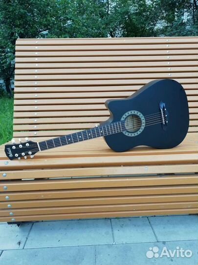 Акустическая гитара