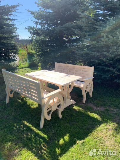 Мебель из натурального дерева