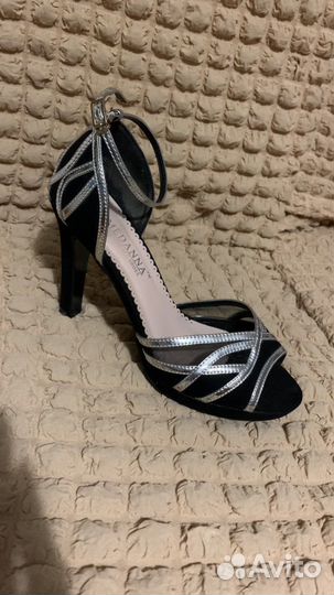 Туфли выпускные на шпильке