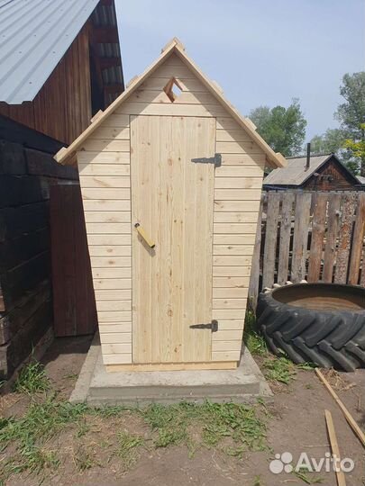 Туалет дачный деревянный уличный