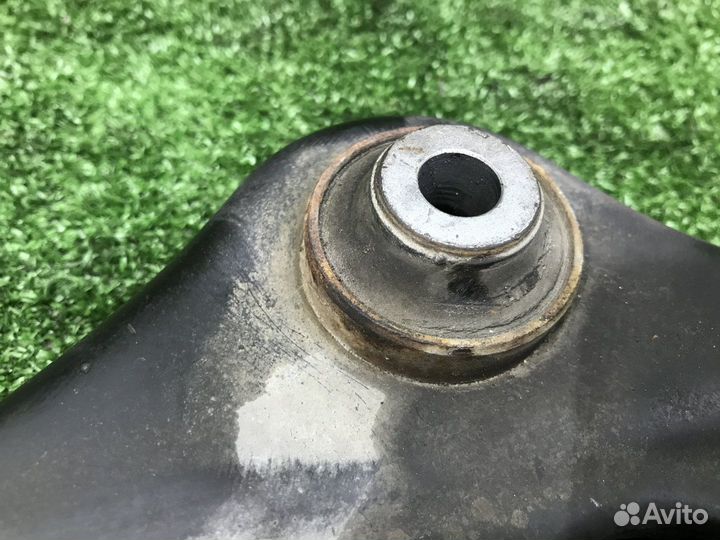 Рычаг nissan note E12 HR12DE R F 2014 Перед / Пере