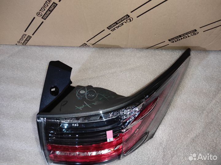 Фонарь правый Lexus CT