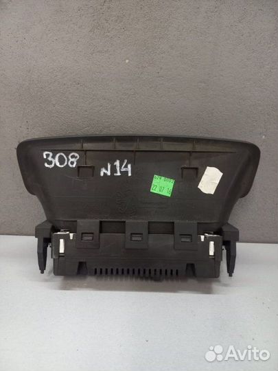 Дисплей Peugeot 308