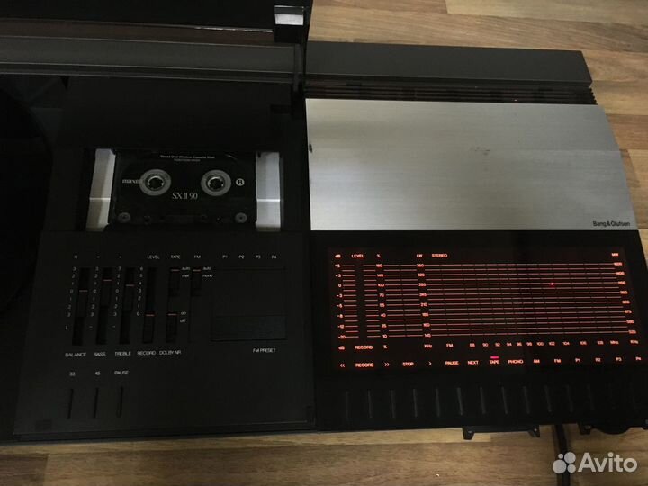 Музыкальный центр Bang Olufsen 2200